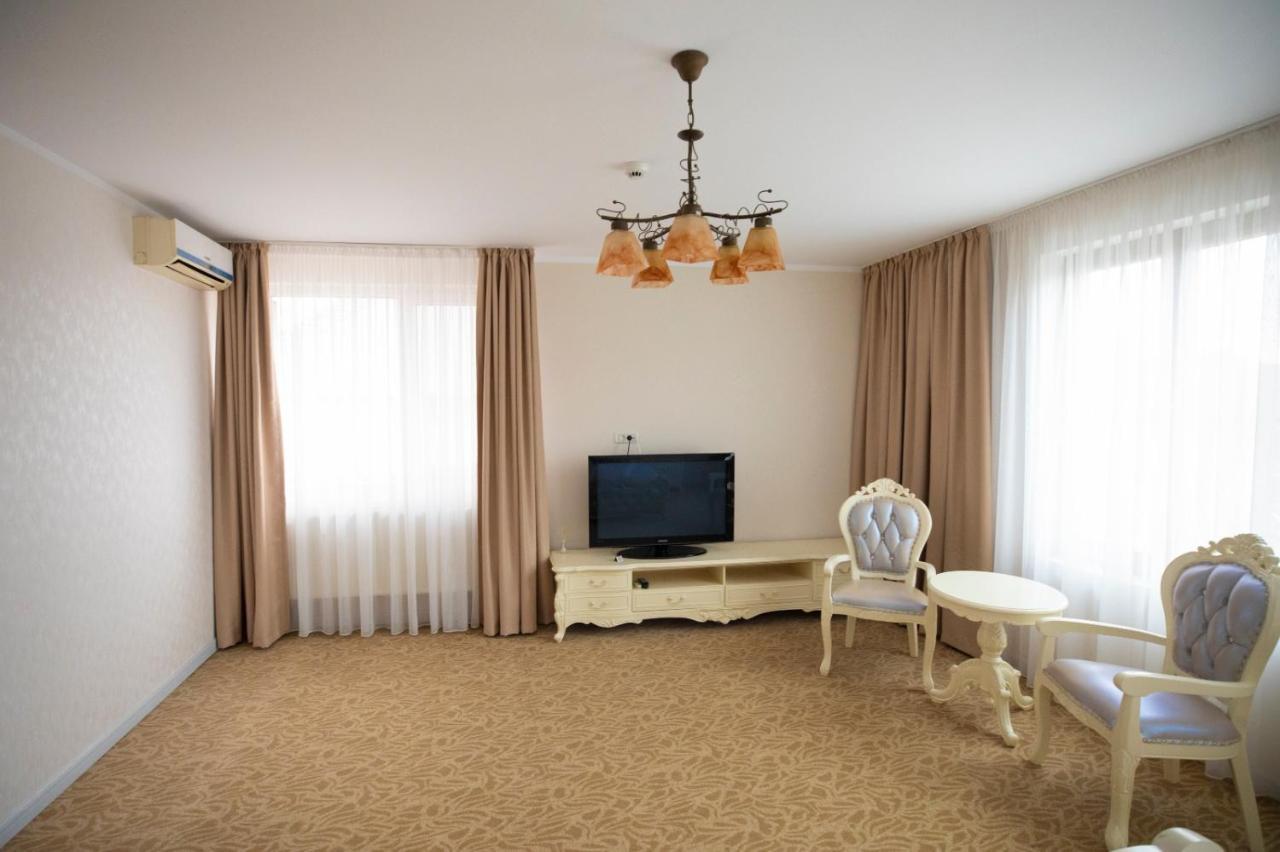 Caransebeş Regal Ballroom מראה חיצוני תמונה