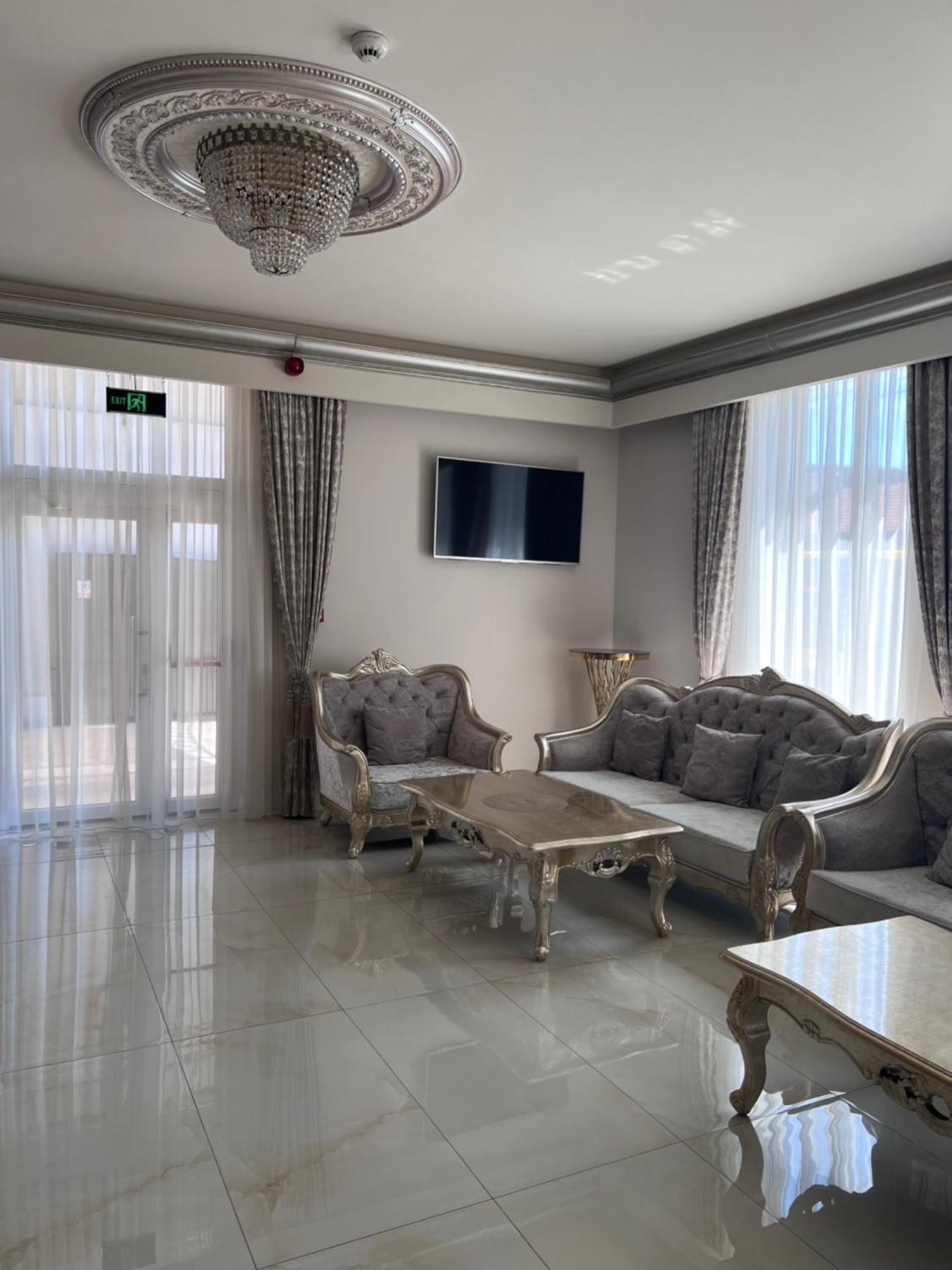 Caransebeş Regal Ballroom מראה חיצוני תמונה